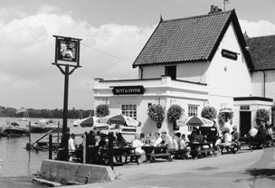PUB STROLLS IN SUFFOLK