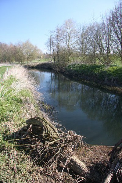 400px-river gipping near great blakenham - geograph.org.uk - 757211