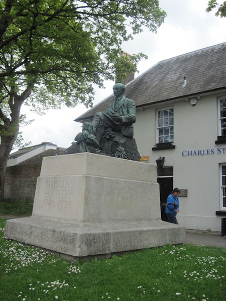 450px-thomas hardy statue - geograph.org.uk - 1870935