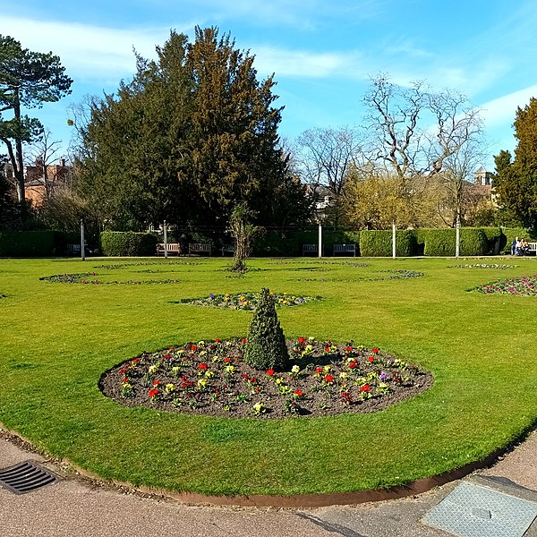 600px-abbey-gardens-bury-st-edmunds