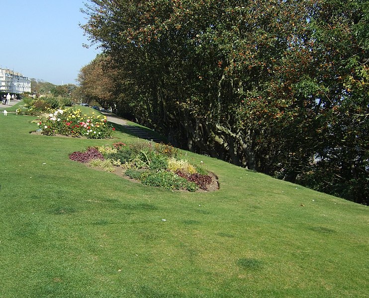 742px-gardens off the crescent%2c filey - geograph.org.uk - 2624238