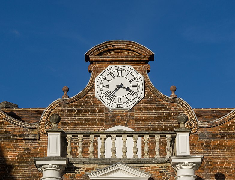 784px-christchurch mansion clock