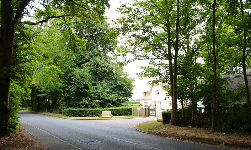 800px-dalhamhallstuddarleystud