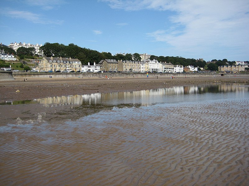 800px-filey beach - geograph.org.uk - 3619022