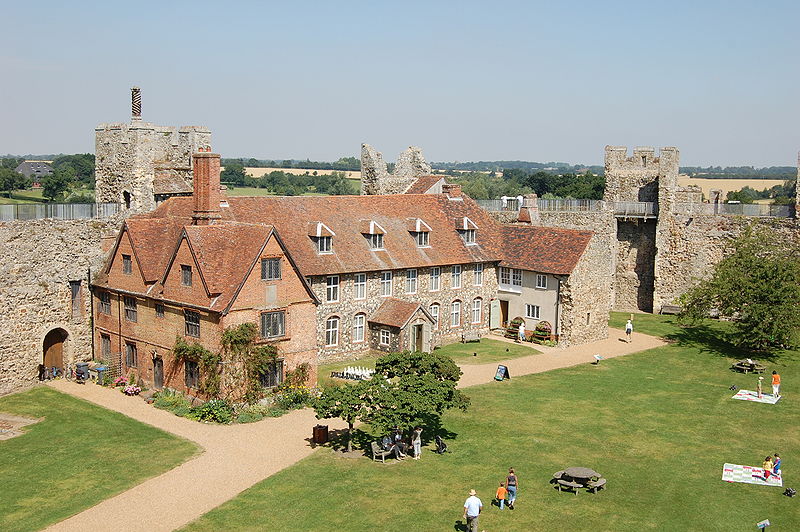 800px-framlingham castle -suffolk-8