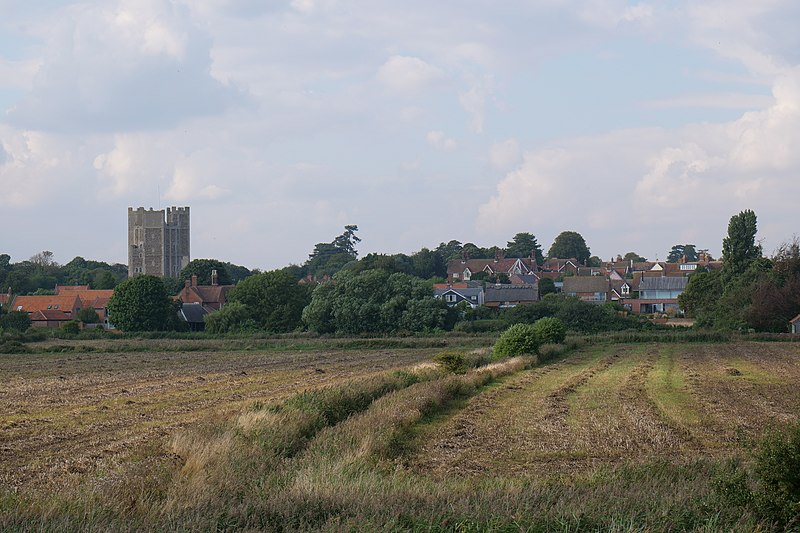 800px-orford castle and town%2c 2021
