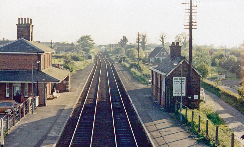 800px-oulton broad south station geograph-3965188-by-ben-brooksbank