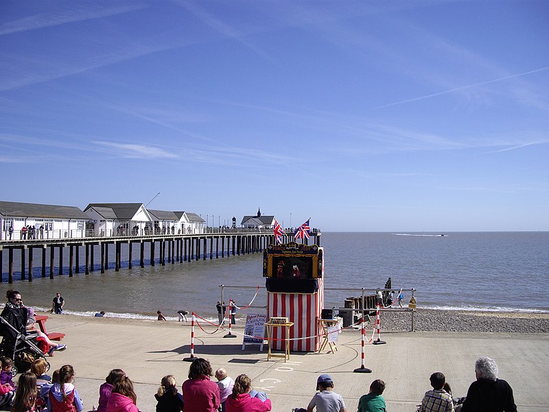 800px-punch and judy and southwold pier - geograph.org.uk - 1800999