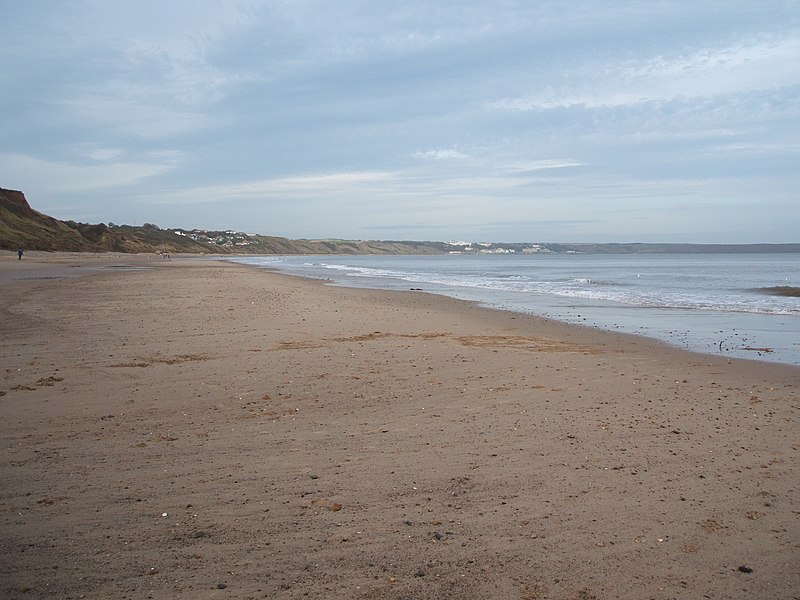 800px-reighton sands%2c filey bay - geograph.org.uk - 2217569