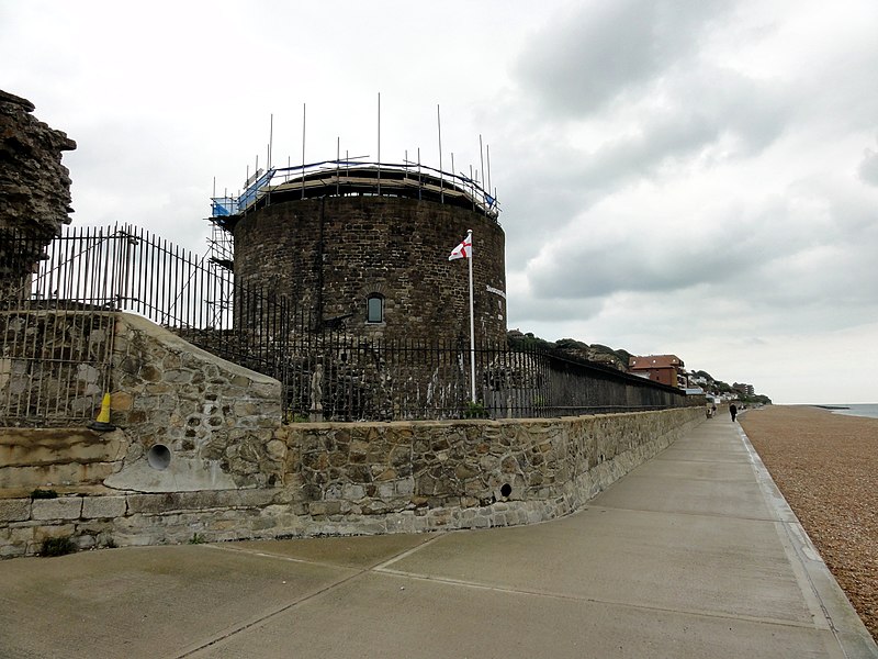 800px-sandgate%2c sandgate castle - geograph.org.uk - 2584869