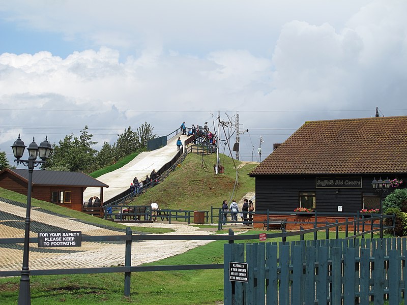 800px-suffolk ski centre - geograph.org.uk - 2511843
