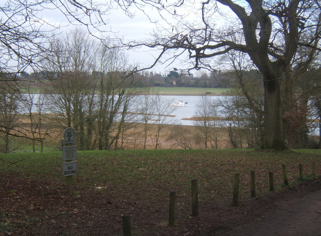 Kyson hill overlooking the deben - geograph.org.uk - 1183479