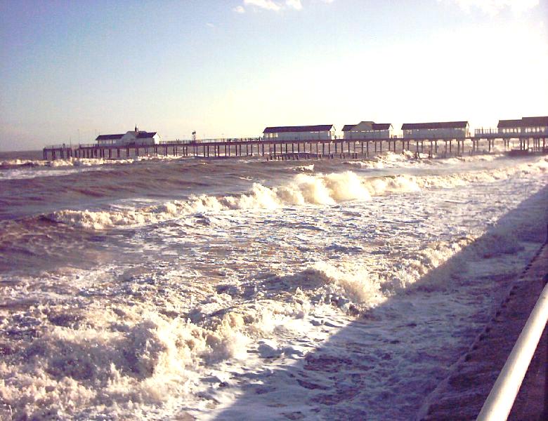 Southwold pier - geograph.org.uk - 2259326