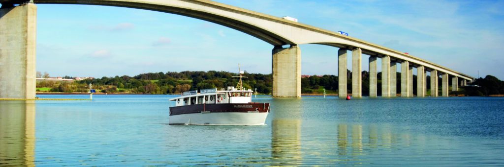 Allen Gardiner River Cruise Restaurant