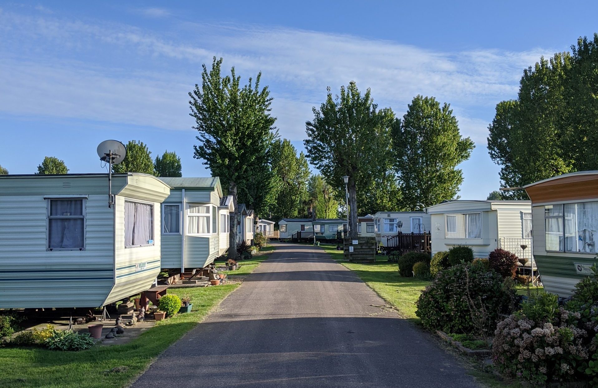 Peewit Caravan Park Website | https://peewitcaravanpark.co.uk/